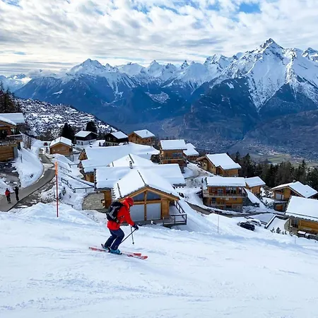 Apartment Flat In Near Lift & Valley Views *