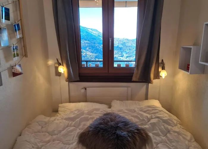 Flat In Near Lift & Valley Views *