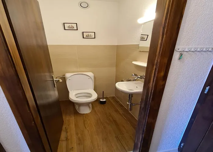 Flat In Near Lift & Valley Views 公寓