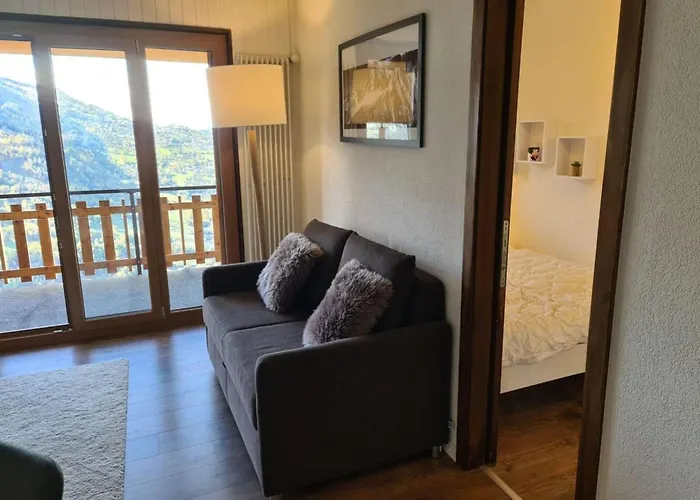 Flat In Near Lift & Valley Views Apartament *